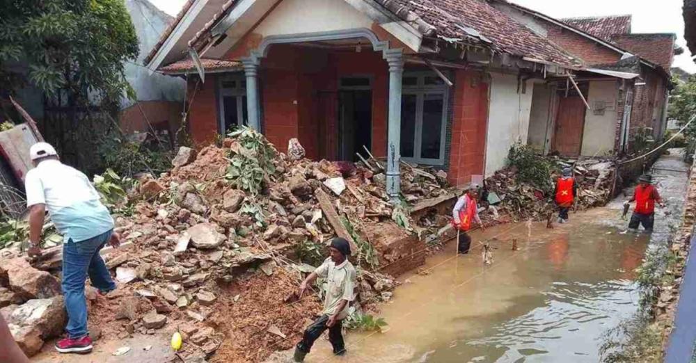 Banjir: Produksi Kekerasan Yang Menghasilkan Bencana