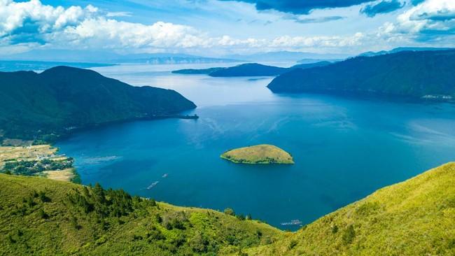 Danau Toba: Warisan atau Jualan?