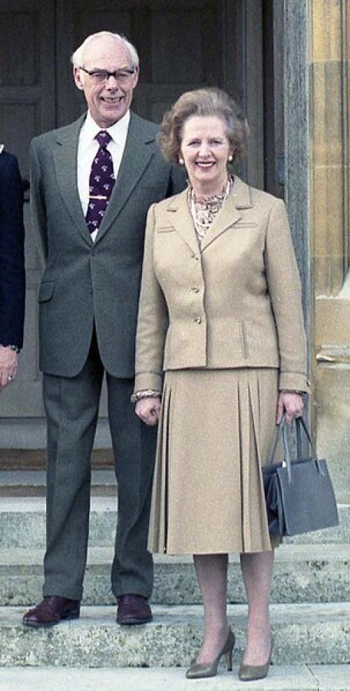 Denis Thatcher: Romantisme di Balik Keteguhan Iron Lady Denis Thatcher: Romantisme di Balik Keteguhan Iron Lady