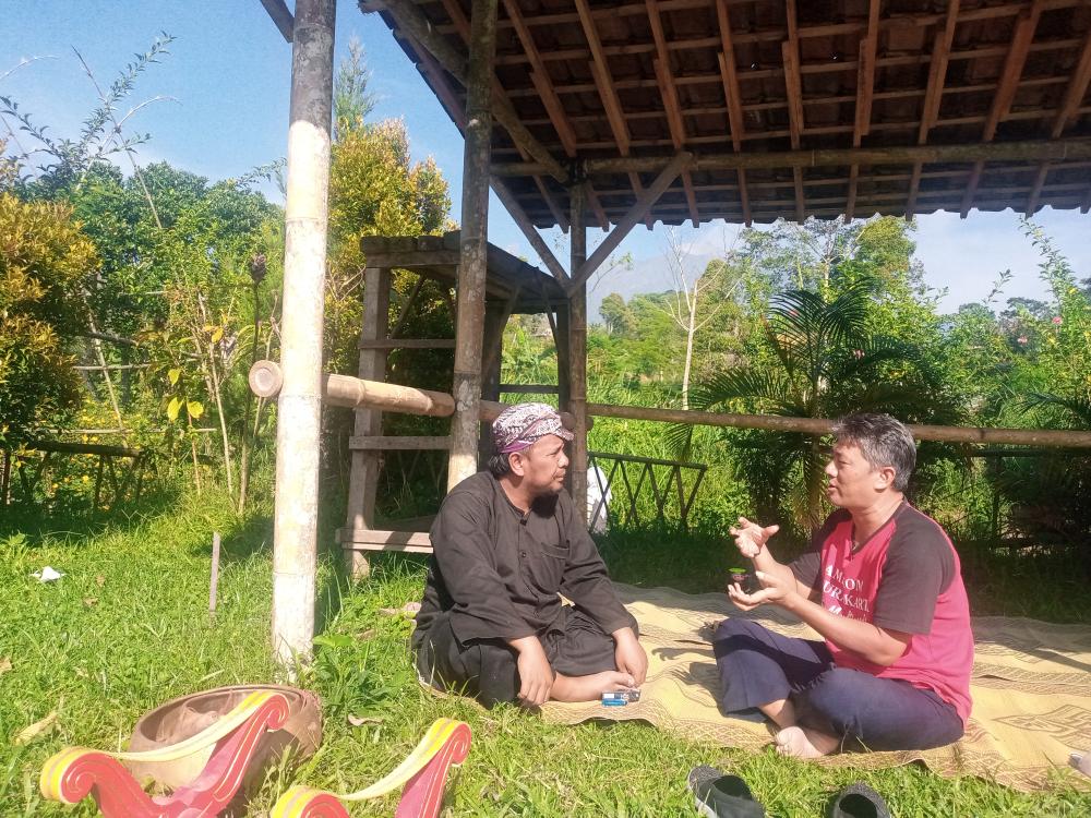 Desa : Sebuah Ketidakteraturan Dalam Keteraturan Desa : Sebuah Ketidakteraturan Dalam Keteraturan