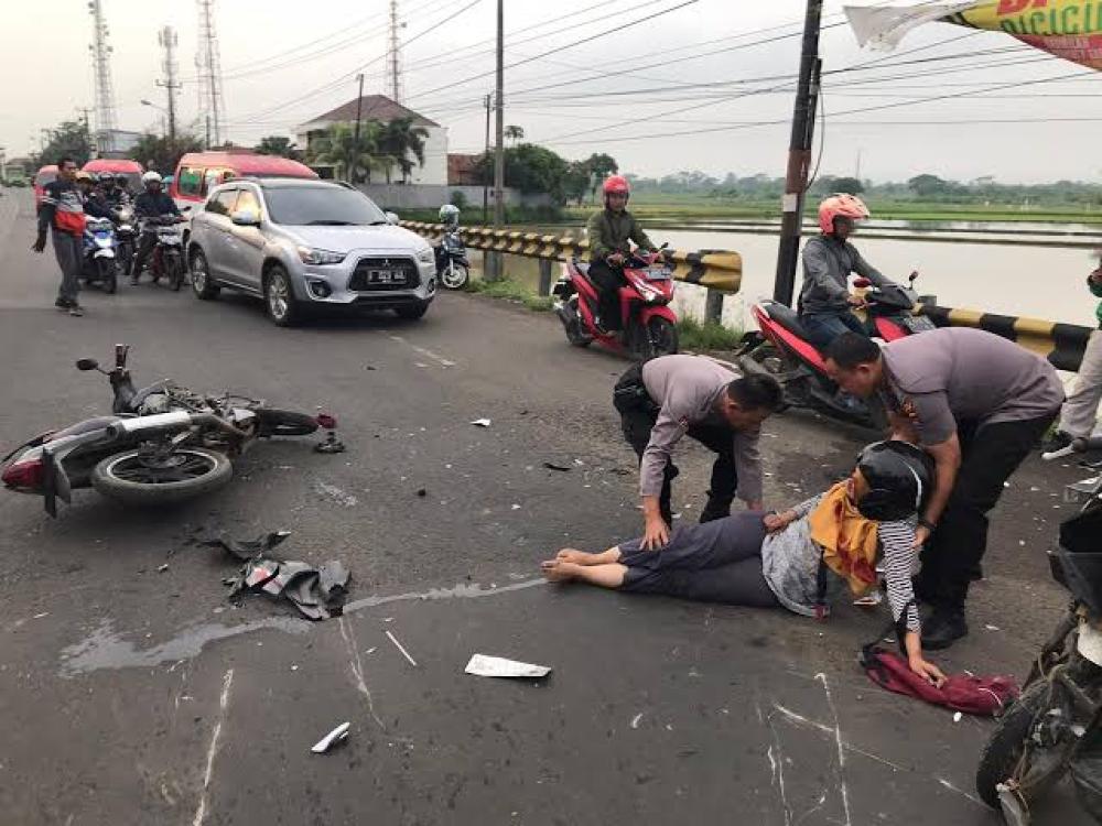 Meningkatkan Kedisiplinan Berlalu Lintas Meningkatkan Kedisiplinan Berlalu Lintas