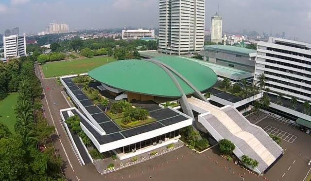 Perlukah DPR Dibubarkan? Perlukah DPR Dibubarkan?